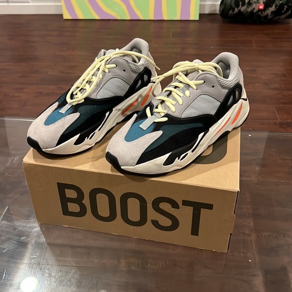 Adidas Yeezy Boost 700 Wave Runner - Picture 5 of 7